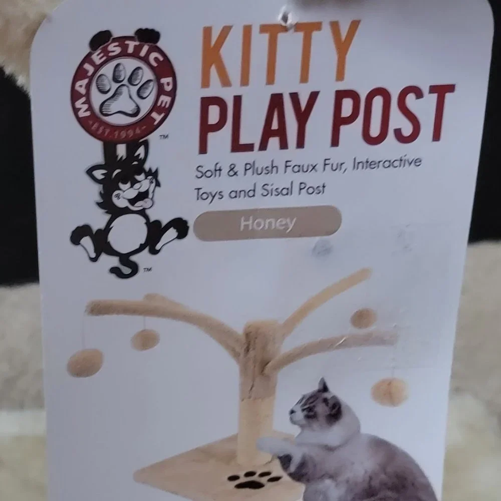 Cat Kitten Kitty Play Post.. A Favorite!!... New w/ Tag!
